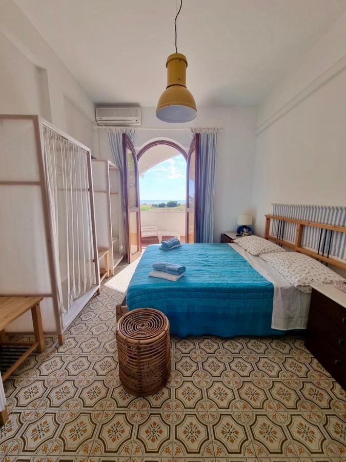 Villa Vista Mare Su Tre Piani Con Giardino à Falerna Extérieur photo