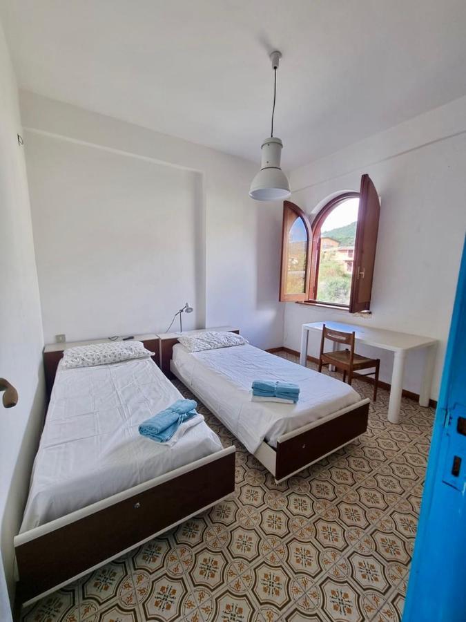 Villa Vista Mare Su Tre Piani Con Giardino à Falerna Extérieur photo