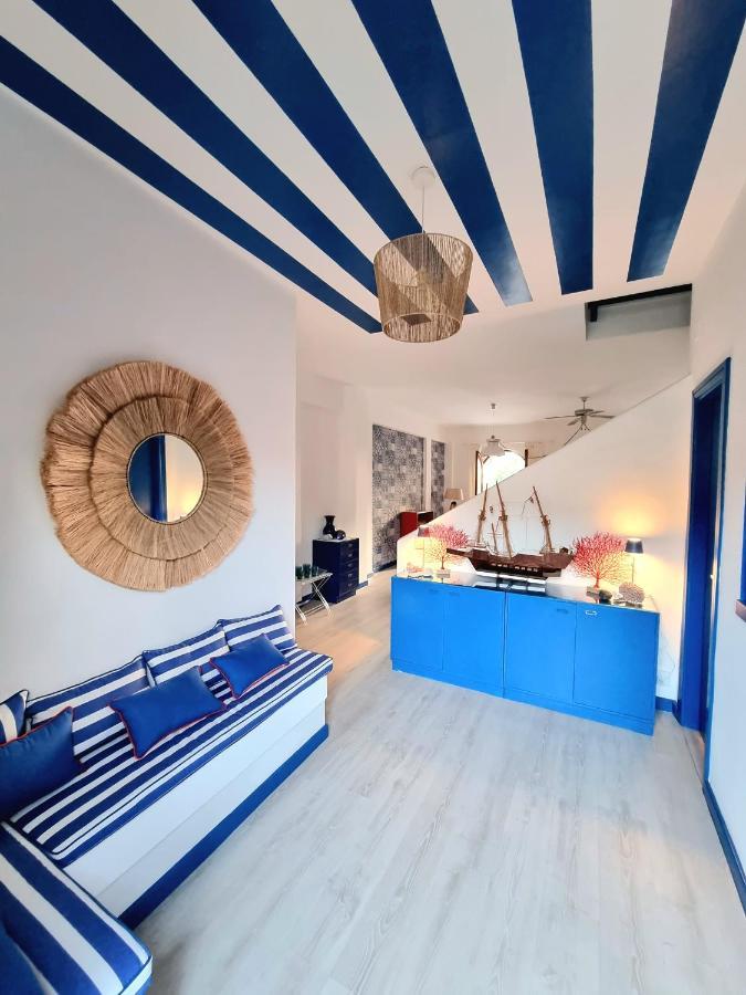 Villa Vista Mare Su Tre Piani Con Giardino à Falerna Extérieur photo