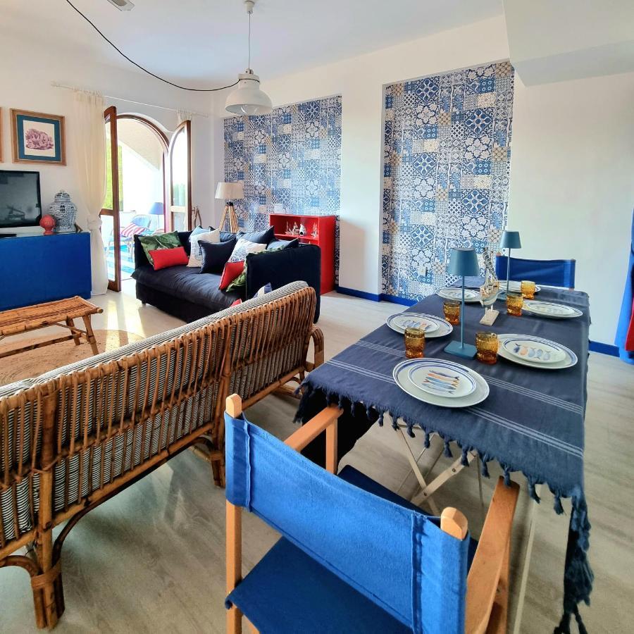 Villa Vista Mare Su Tre Piani Con Giardino à Falerna Extérieur photo