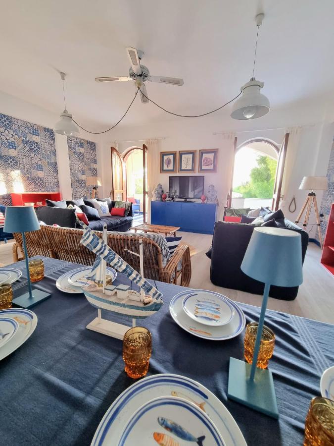 Villa Vista Mare Su Tre Piani Con Giardino à Falerna Extérieur photo