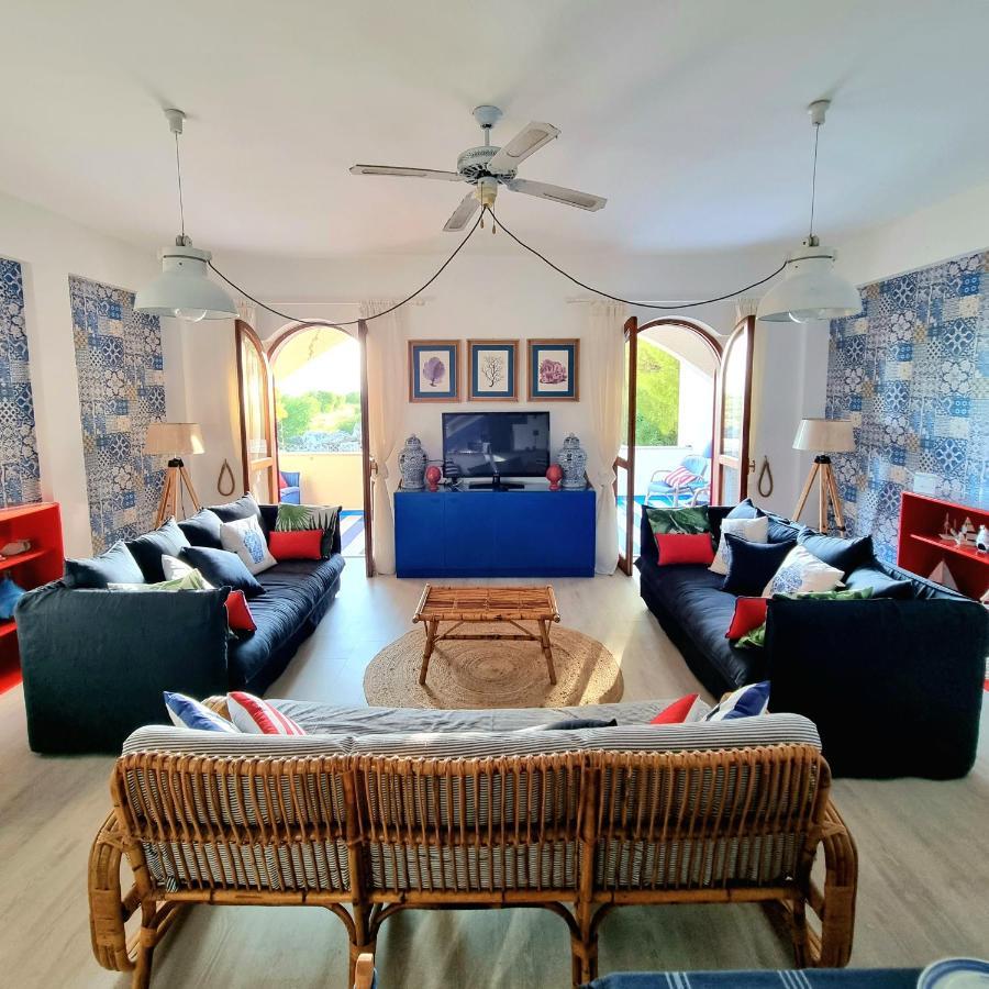 Villa Vista Mare Su Tre Piani Con Giardino à Falerna Extérieur photo