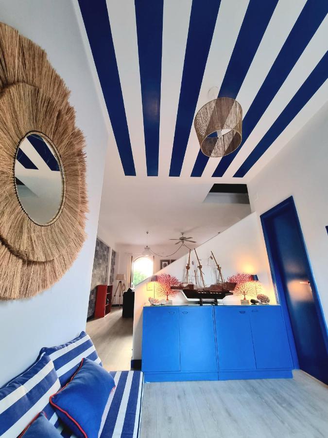Villa Vista Mare Su Tre Piani Con Giardino à Falerna Extérieur photo